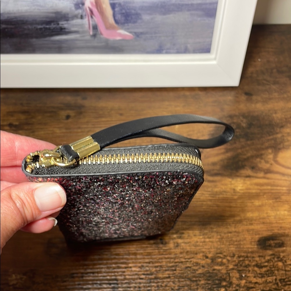 Quay Australia Glitter Black and Pink Sunglasses Case - Picture 4 of 6